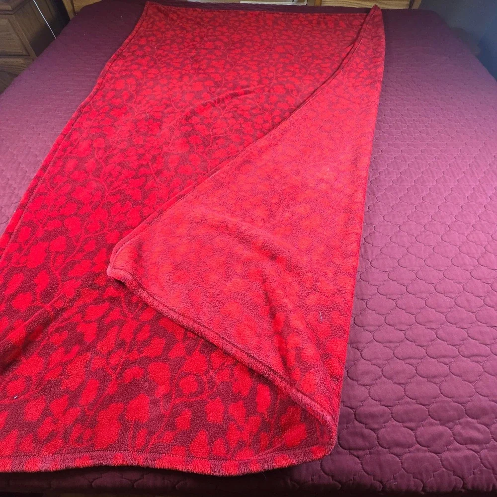 Blanket Throw Couch Red on Dark Red Floral Very Soft 70